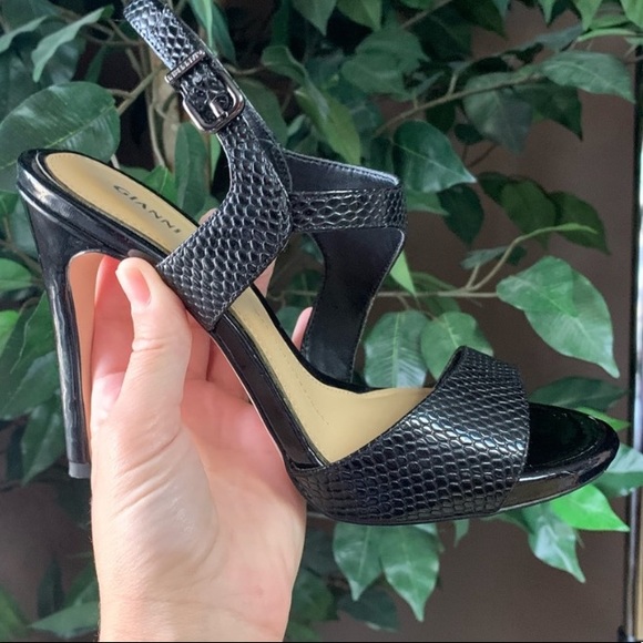 Gianni Bini Black Croc Patent Heels Size 7 - Very Comfortable!! - Picture 2 of 9